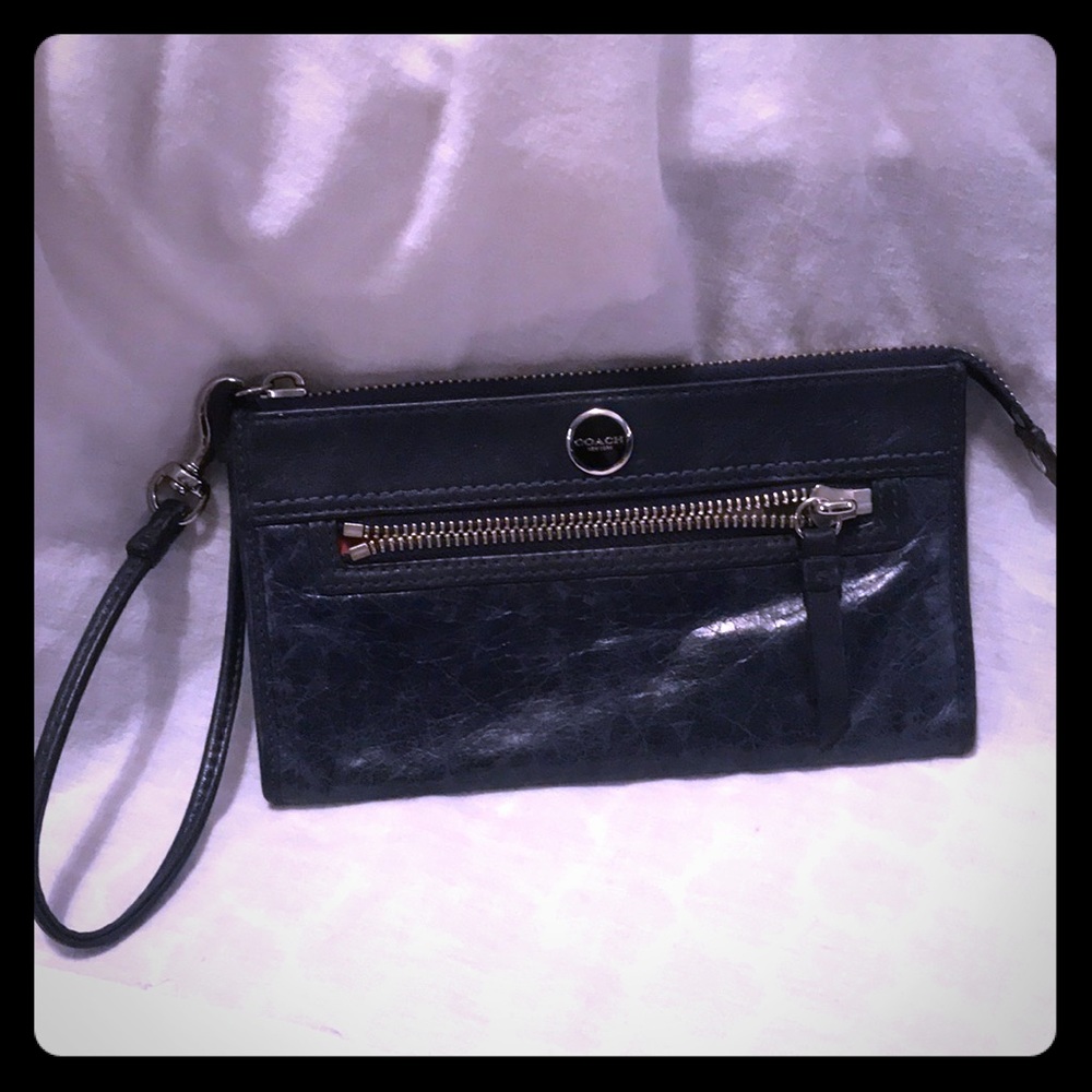 Coach wristlet navy